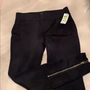 Black leggings